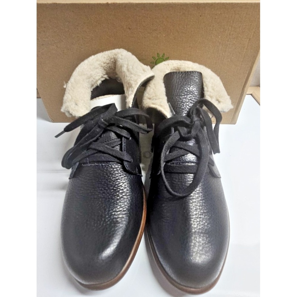 NAOT Footwear Women's Shoe Pali Soft Black Leather Shearling booties 37/L 6 M US
